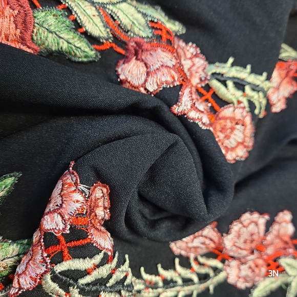 Luxxel LBD with Embroidered Floral Appliqué, S - Picture 10 of 10